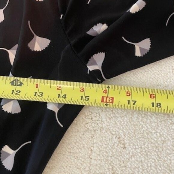 Anne Klein Faux Wrap ¾ Sleeve Black, Gray & Taupe Print Dress – MEDIUM - Picture 12 of 15